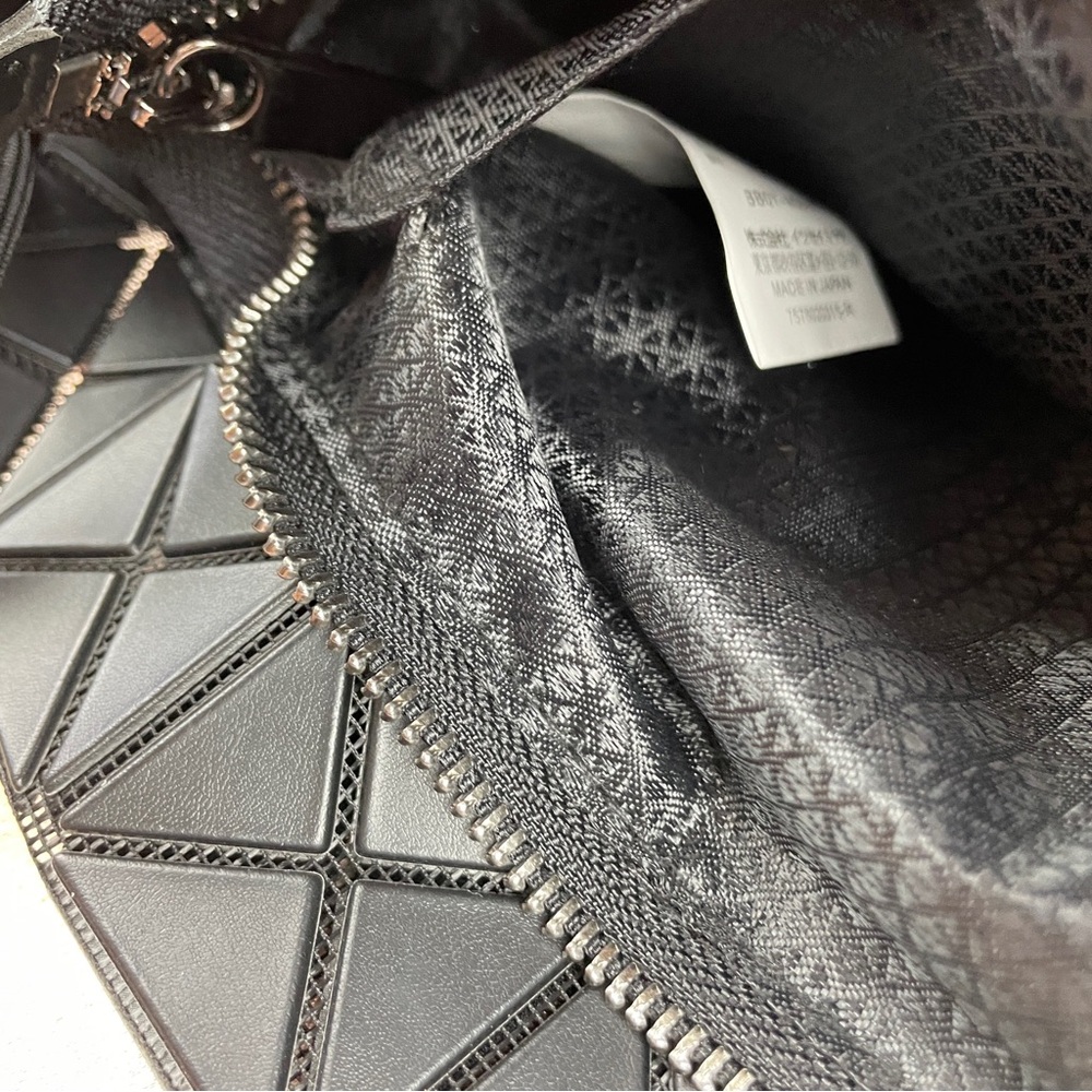 New Issey Miyake Black Knotted Tofu Bag - Picture 8 of 10
